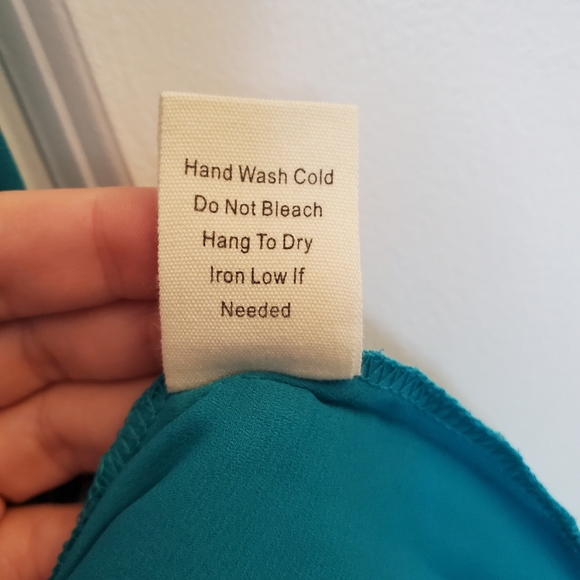 EM Women's Embroidered Tank Top sz L - Picture 6 of 9